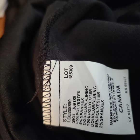 NWT Le Chateau off shoulder floral dress, size Xxs - Picture 10 of 10